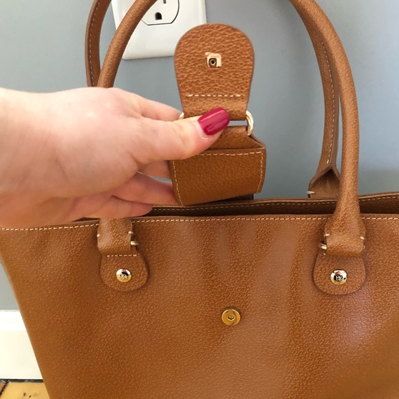 Kate Spade Classic Leather Bucket Tote - Picture 2 of 8